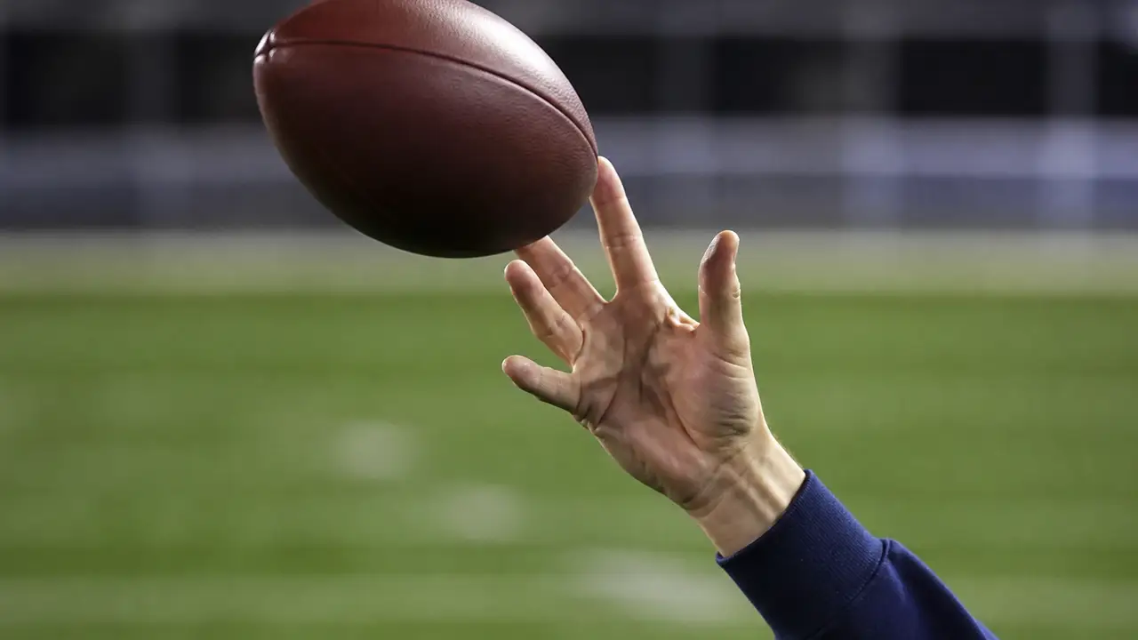 Maye accounts for five touchdowns as Patriots overwhelm Raiders, 45-17 cover